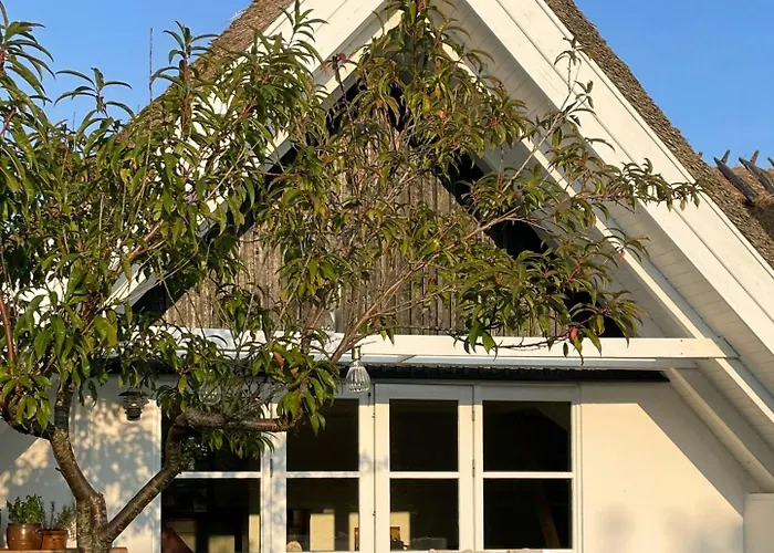 Nyaraló Idyllic Thatched Near Udsholt