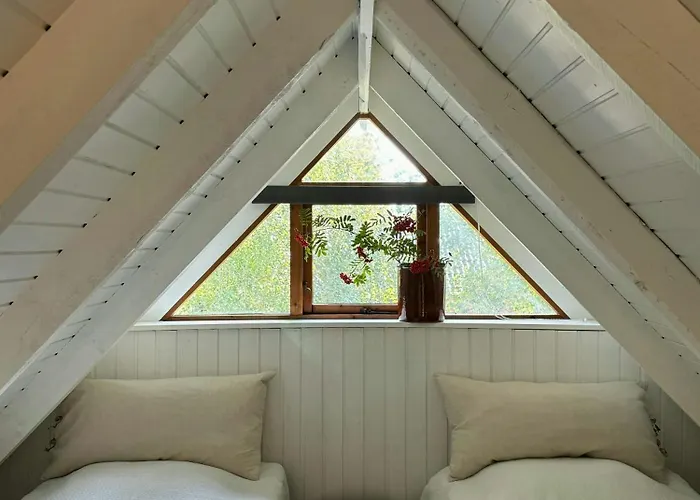 Idyllic Thatched Near Udsholt Nyaraló *