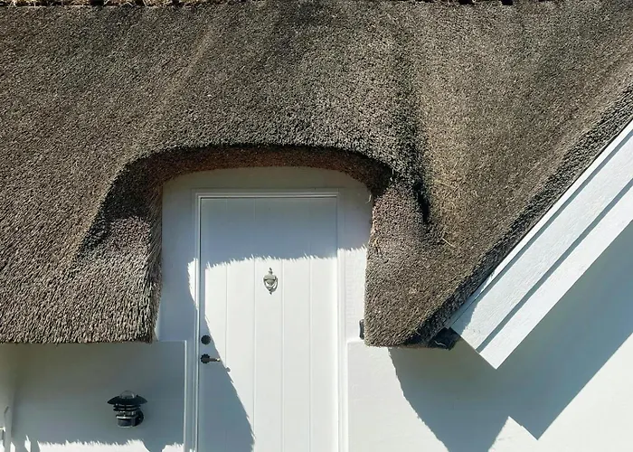 Idyllic Thatched Near Udsholt Nyaraló